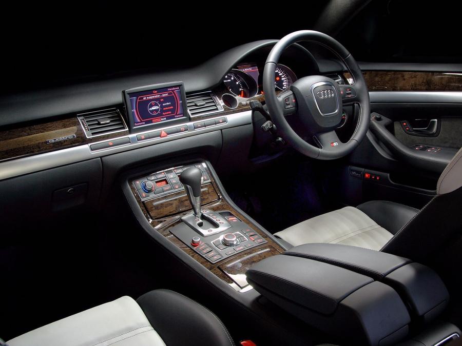 Торпедо Audi S8 (D3) 2005 года  (ZA) (фото 3 из 9)